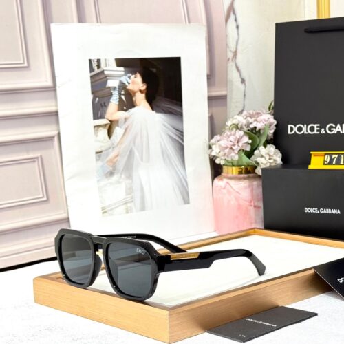 Dolce & Gabbana Black Men’s Wayfarer Sunglass