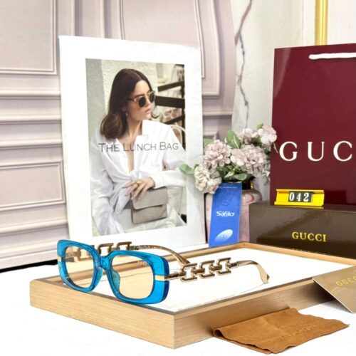 Gucci Chain Blue Square Women’s Sunglass