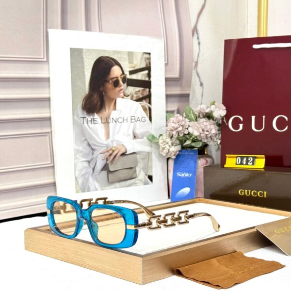 Gucci Chain Blue Square Women’s Sunglass