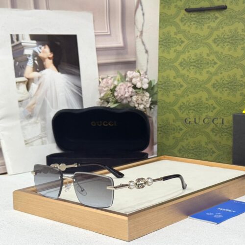 Gucci Reverse GG Pearl Silver Rectangular Women’s Sunglass