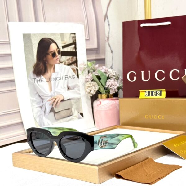 Gucci Round Black Green Marble Pattern Womens Sunglass