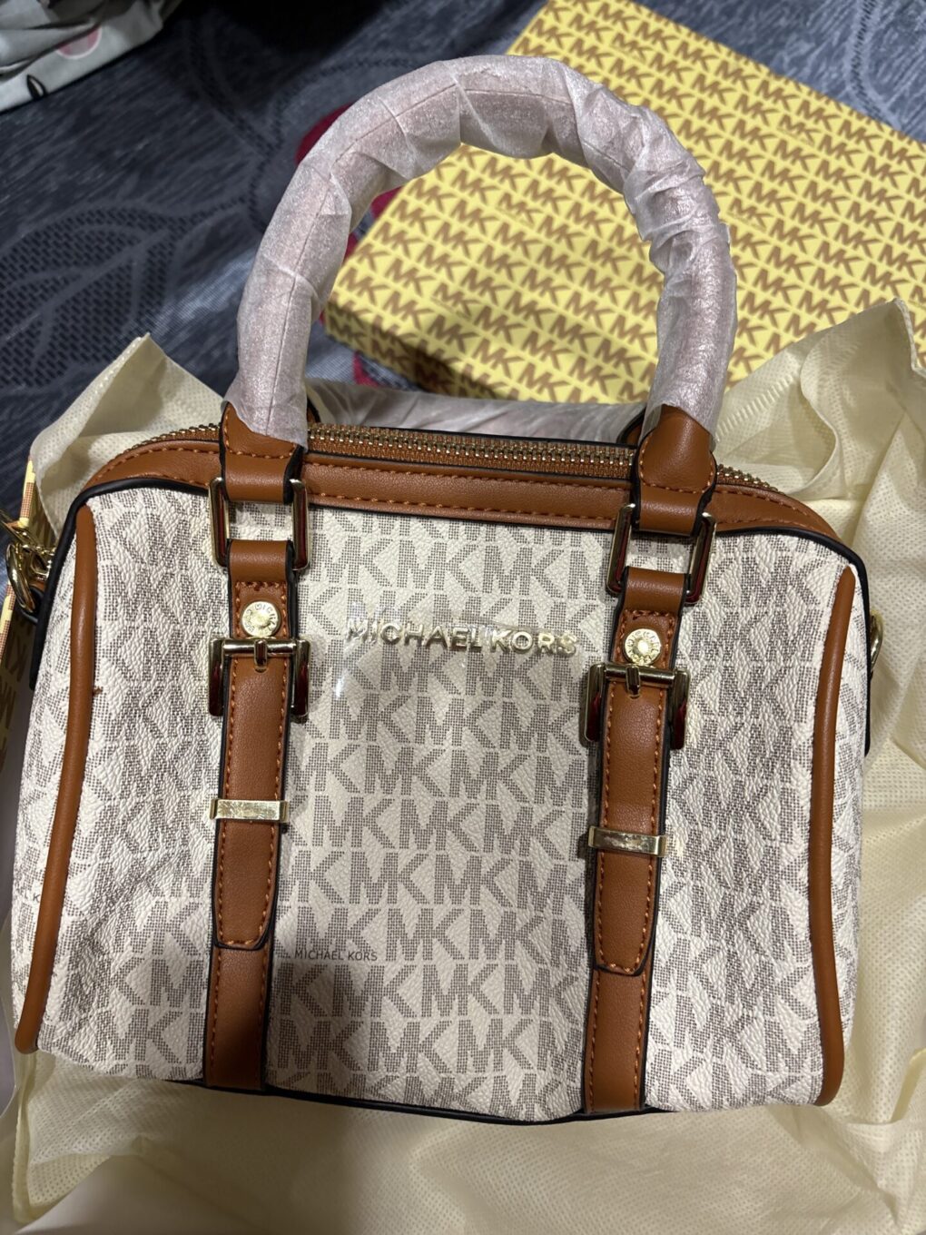Michael Kors White Small Speedy Bag(With Box) photo review